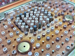 唯思特VC均溫板整列機(jī)：以精密物理邏輯，實(shí)現(xiàn)多規(guī)格銅柱與粉環(huán)的高可靠性排列