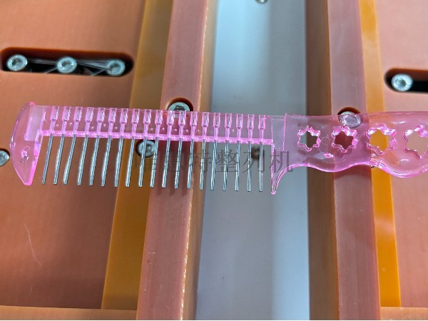 梳子梳釘組裝行業，唯思特整列機：自動化升級的核心之選