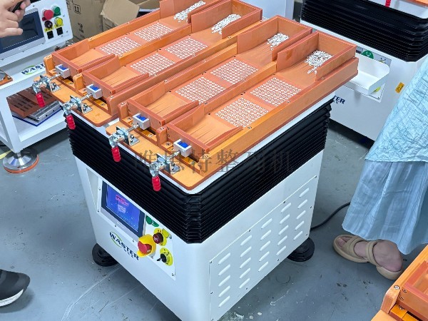 唯思特整列機(jī)：醫(yī)療零件無(wú)菌整列通過(guò) GMP 的核心封閉整列方案