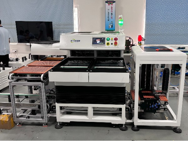 （紐扣）噴涂行業(yè)零件擺盤翻板自動(dòng)化-應(yīng)用案例